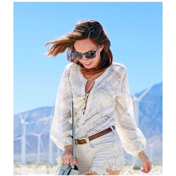 ✨ Lace Embellished Denim Shorts✨ - Picture 4 of 7